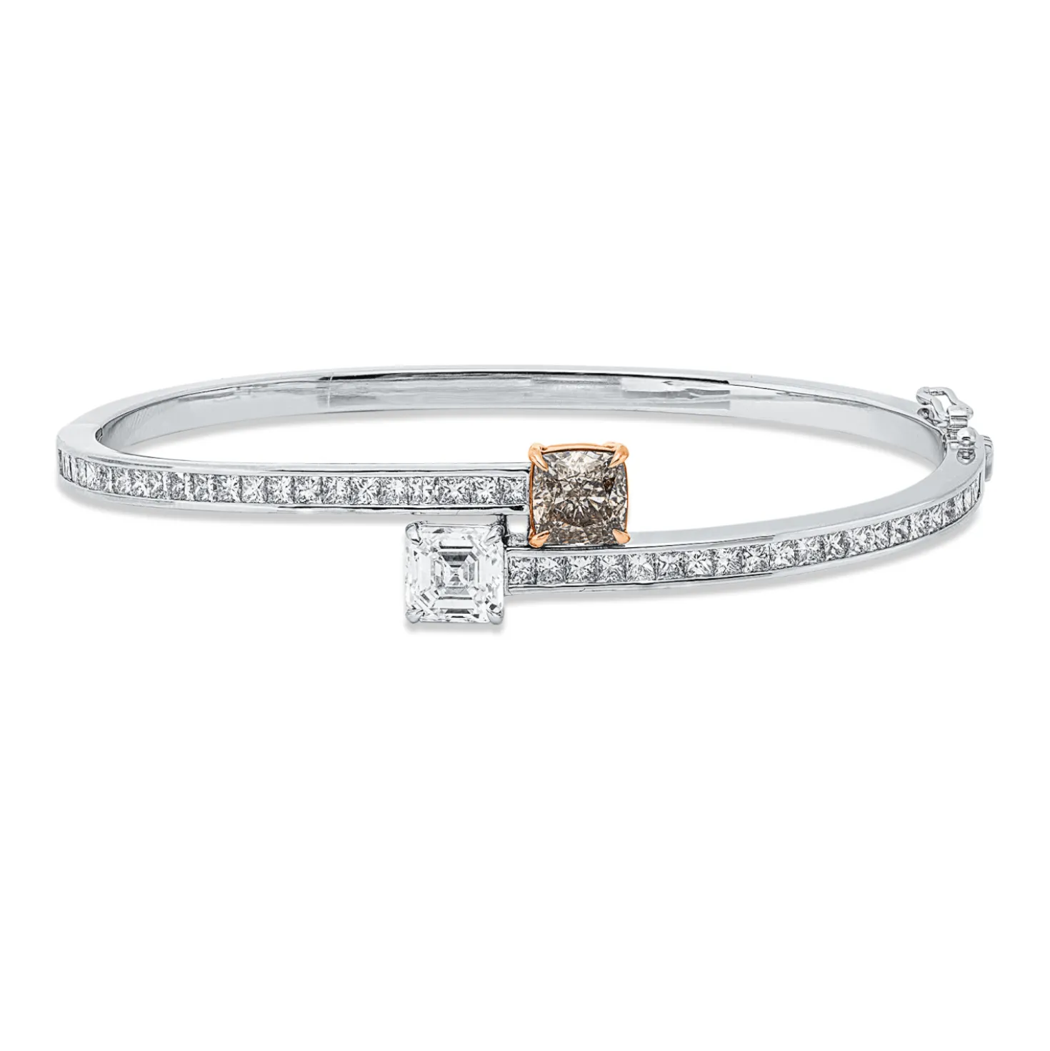 Armreif aus 750 Gold weiß/rot 46 Diamanten 3,75ct 46x55mm 4er-Krappe