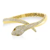 Armreif Schlange aus 750 Gelbgold 2 Tsavorithe 0,06ct grün mit Brillanten 47x57mm
