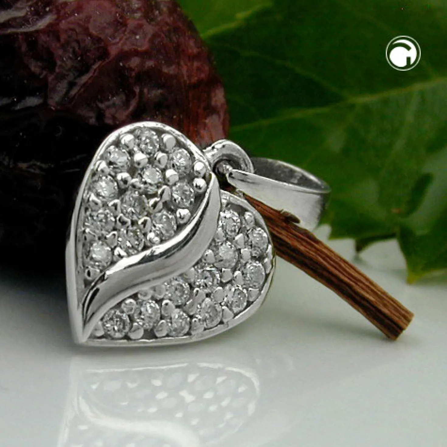 Kleiner Anhänger 10mm Herz mit vielen Zirkonia 925 Sterling Silber