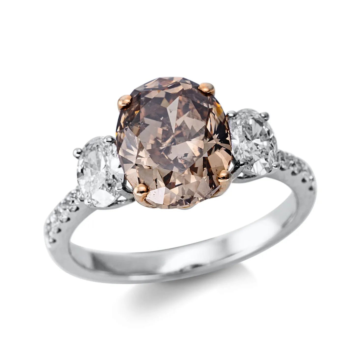 Ring aus 750 Gold weiß/rot 13 Diamanten 3,97ct TW-SI B:10mm 4er-Krappe